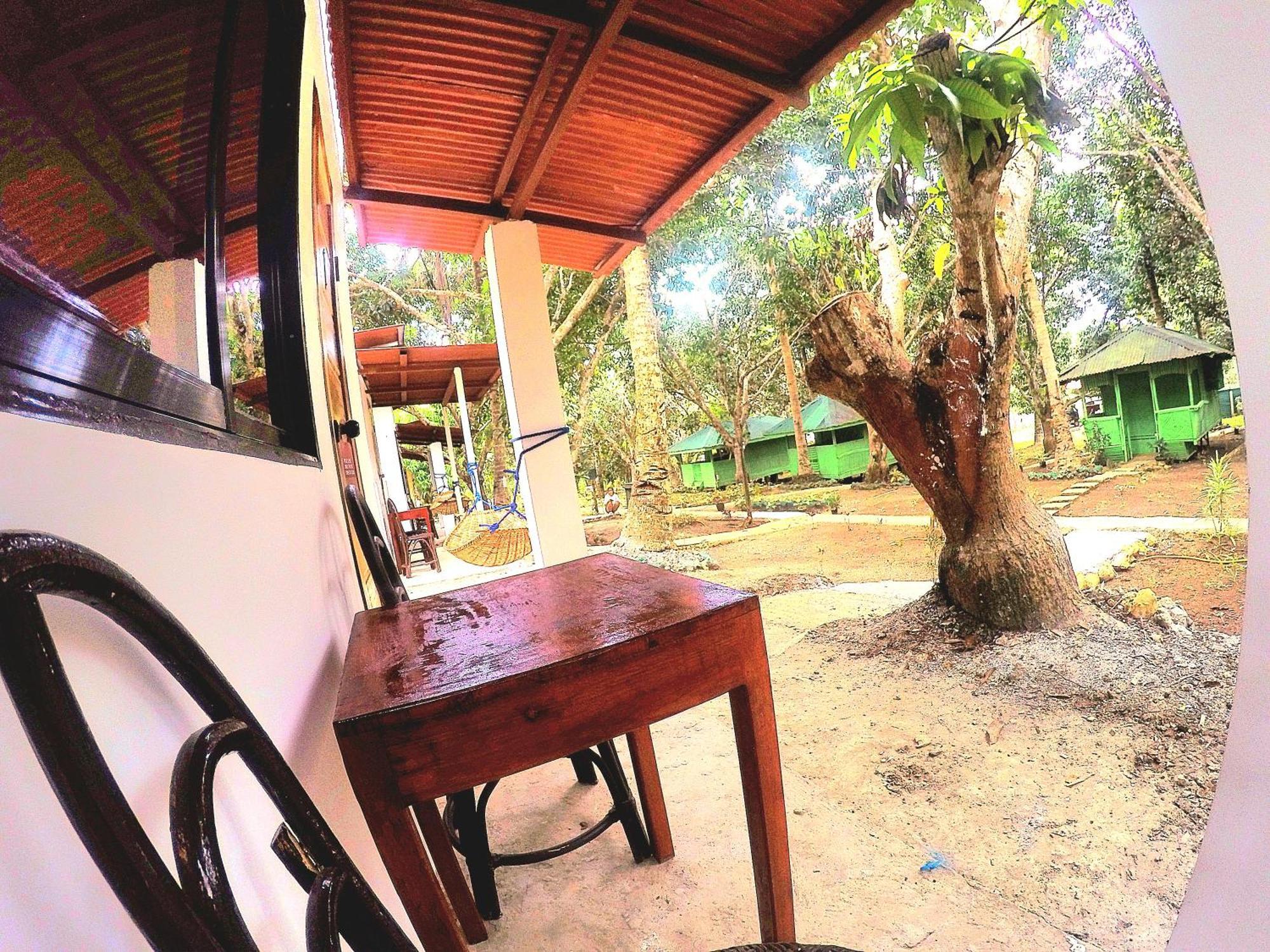 Al Hamra Jungle Resort (Adults Only) Puerto Princesa Exterior foto