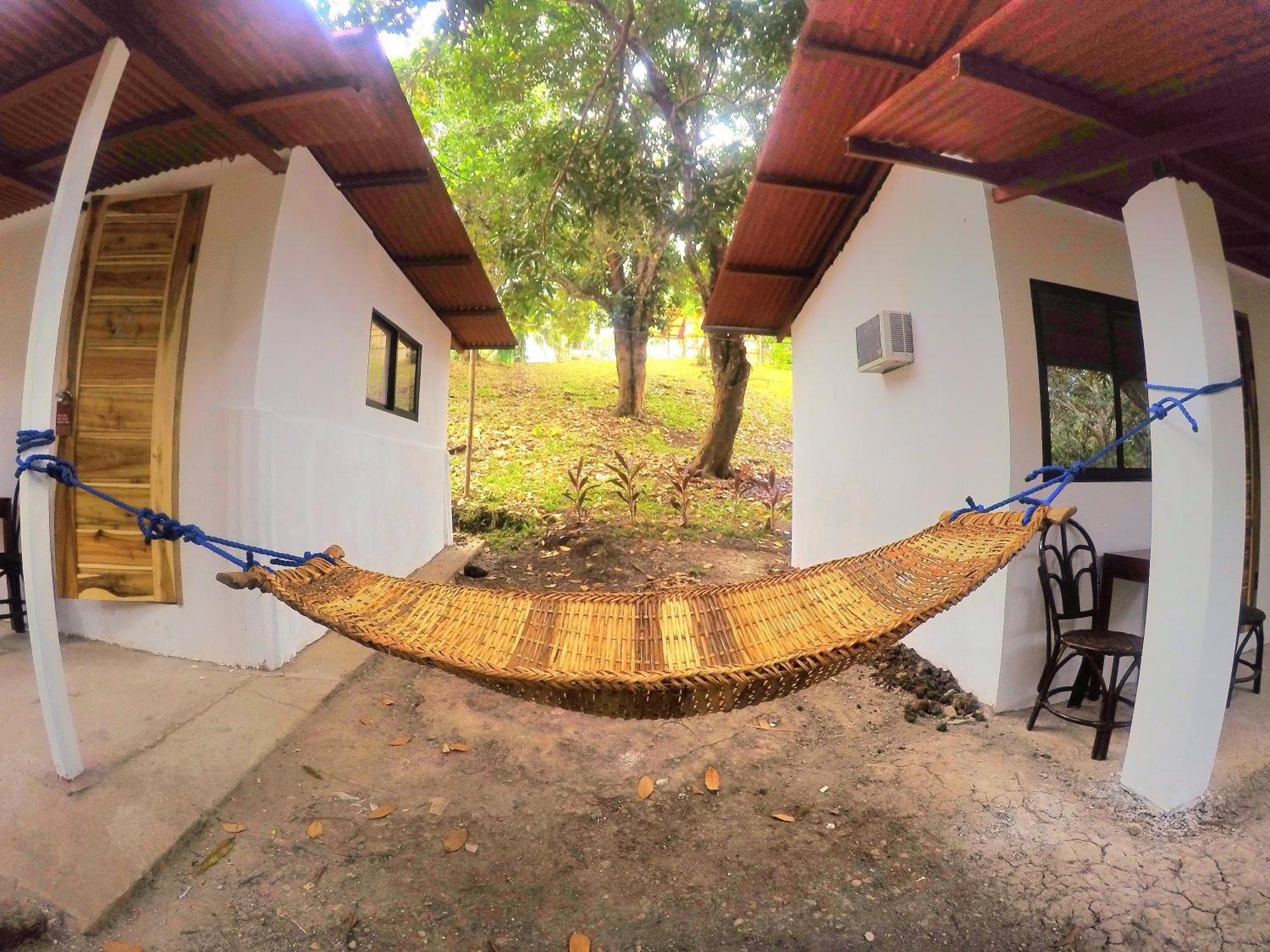 Al Hamra Jungle Resort (Adults Only) Puerto Princesa Exterior foto